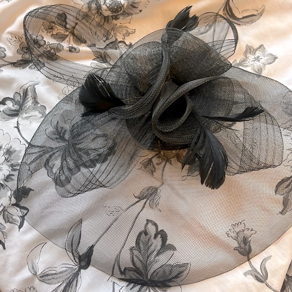 Black fascinator